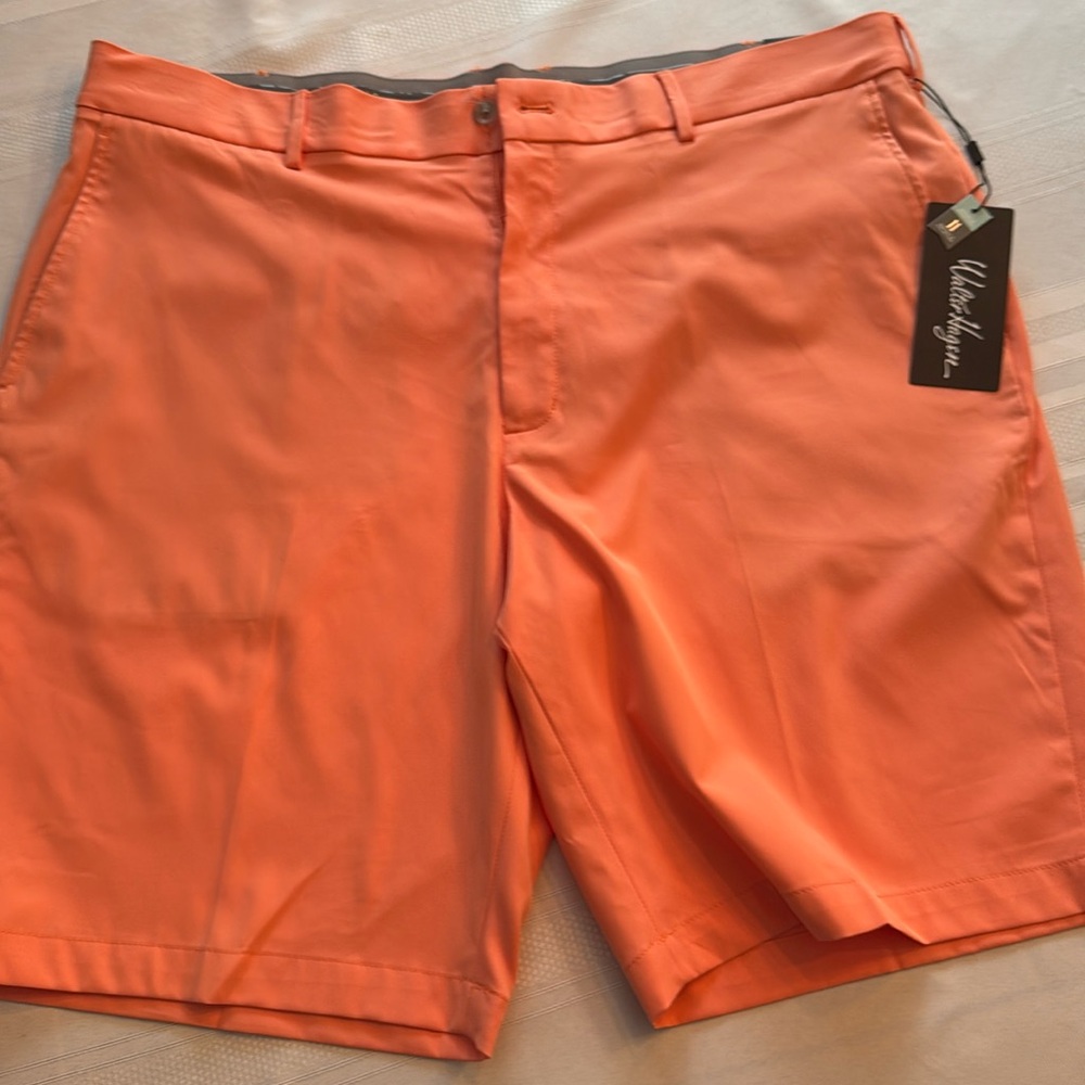 Men’s golf shorts, new with tags